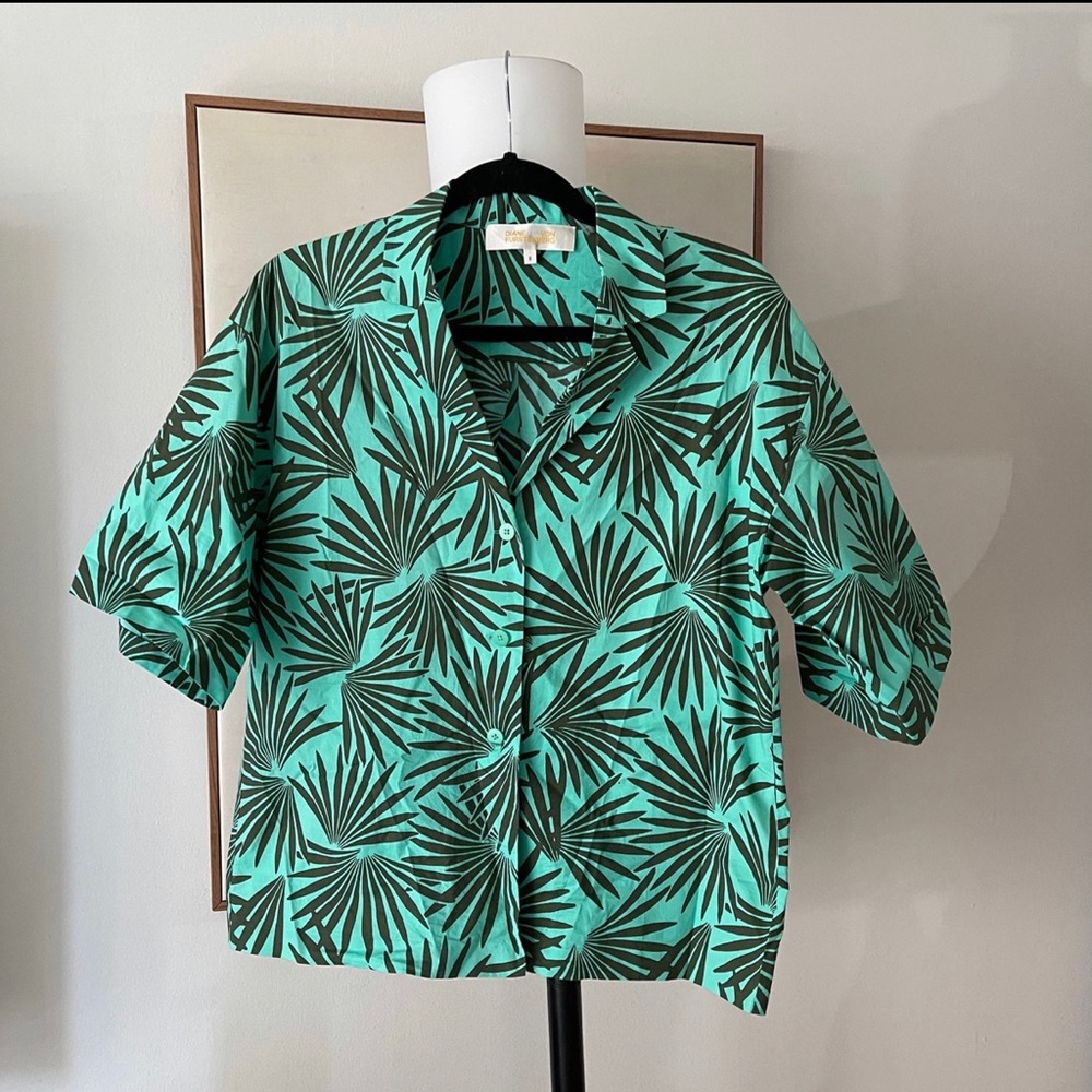 Like New Diane Von furstenberg Short Sleeve Shirt